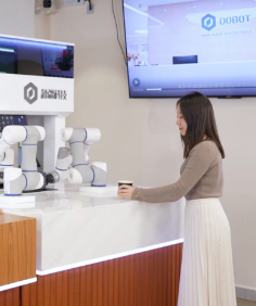 螺絲鎖付無需編程,高精度智能鎖附協作機器人,柔性螺絲鎖付自動化方案-新零售